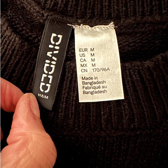 H&M Divided Black/White Striped Crew Neck Light Weight Sweater- M - Picture 3 of 8